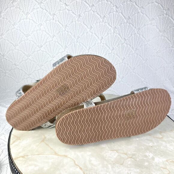 J. Crew Sandals Girls 5 Silver Metallic Glitter Ankle Strapped Buckle Flats NEW - Picture 12 of 12